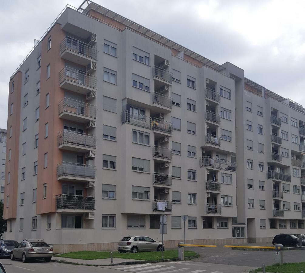 Apartment With Garage Lavici Zagreb Luaran gambar